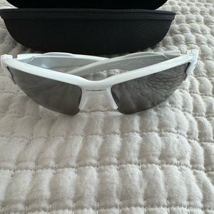 Lightly used women’s Oakley sunglasses
